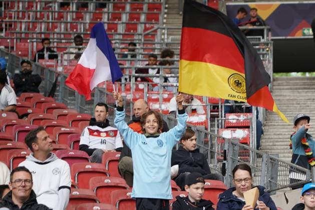 Fans wait for the players Stuttgart 08 06 2025 Germany vs France, Nations League Finals, match for 3rd place, M3, MHP Arena