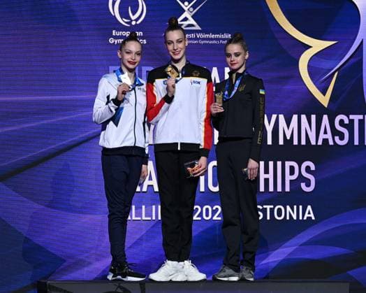 Sport Themen der Woche KW23 Sport Bilder des Tages Medal ceremony ribbon: Varfolomeev Darja (GER) gold, Sumkin Meital Maayan (ISR) silver, Onofriichuk Taisiia (UKR) bronze during European Rhythmic gymnastics, Rhythmische Sportgymnastik, RSG Championships Senior Apparatus Individual & Group Finals, Gymnastics in Tallin, Estonia, June 08 2025  Copyright: xFilippoxTomasi IPAxSportx xipa-agency.netx xx IPA_58775433 IPA_Agency_IPA58775433