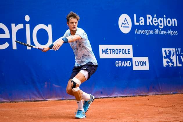 TENNIS : Open Sopra Steria - Lyon Villeurbanne 08 06 2025 Maxime Janvier (FRA) vs Mae Malige (FRA) lors des qualifications du tournoi de tennis ATP, Tennis Herren Challenger Tour, Open Sopra Steria Ã Lyon-Villeurbanne, le 09 06 2025. Photo Sandrine Thesillat PsNewZ VilleurbanneFrance  Copyright: xSandrinexTHESILLATx