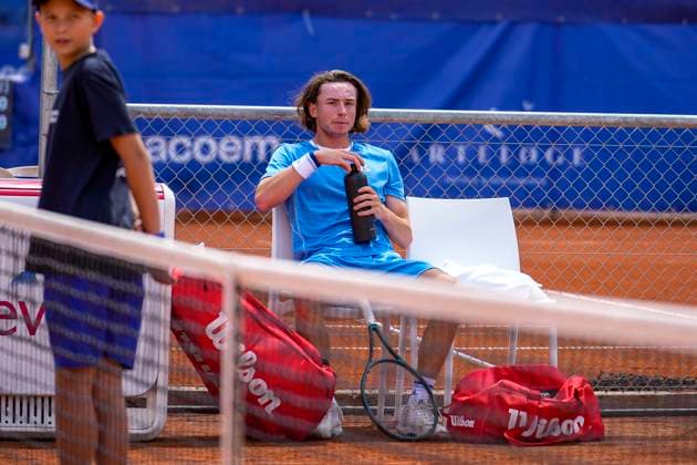 TENNIS : Open Sopra Steria - Lyon Villeurbanne 08 06 2025 Lucas Poullain (FRA) vs Yoshka Sborowsky (FRA) lors des qualifications du tournoi de tennis ATP, Tennis Herren Challenger Tour, Open Sopra Steria Ã Lyon-Villeurbanne, le 09 06 2025. Photo Sandrine Thesillat PsNewZ VilleurbanneFrance  Copyright: xSandrinexTHESILLATx