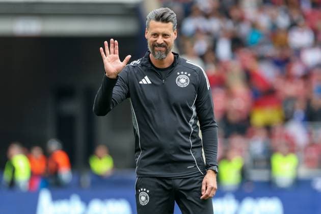 UEFA Nations League match for third place 24 25 Germany France on 08 06 2025 at the MHP Arena in Stuttgart Co coach Sandro Wagner Germany waves goodbye to the DFB MH