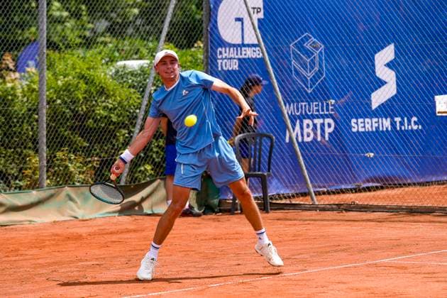 TENNIS : Open Sopra Steria - Lyon Villeurbanne 08 06 2025 Lucas Poullain (FRA) vs Yoshka Sborowsky (FRA) lors des qualifications du tournoi de tennis ATP, Tennis Herren Challenger Tour, Open Sopra Steria Ã Lyon-Villeurbanne, le 09 06 2025. Photo Sandrine Thesillat PsNewZ VilleurbanneFrance  Copyright: xSandrinexTHESILLATx
