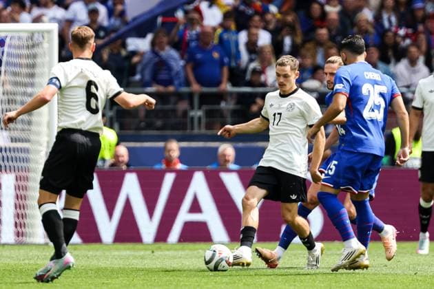 Florian Wirtz Germany, 17 , Joshua Kimmich Germany, 06 , Rayan Cherki France, 25 GER, Germany vs France, Football, UEFA, Nations League, Place3, Season 2024 2025, 08 06 2025 GER, Germany vs France, Football, UEFA, Nations League, Place3, Season 2024 2025, 08 06 2025 Stuttgart Copyright: xEibner-Pressefoto RogerxBuerkex EP_RBE