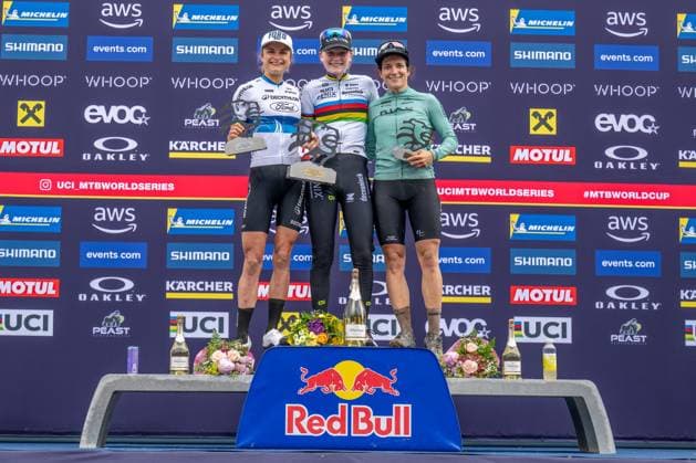 MOUNTAINBIKE - UCI MTB World Series LEOGANG,AUSTRIA,08.JUN.25 - CYCLING, MOUNTAIN BIKE - UCI Mountainbike World Cup, Cross-Country Olympic. Image shows Samara Maxwell (NZL), Puck Pieterse (NED) and Ramona Forchini (SUI).  GEPAxpictures xWolfgangxKofler