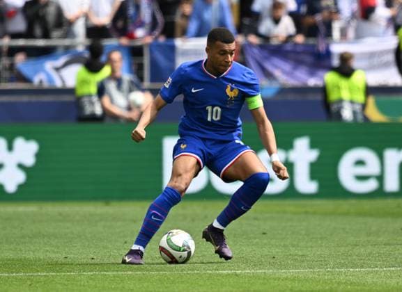 08 06 2025, xsltx, Football UEFA Nations League Place 3, Germany France v l Kylian Mbappe France FREISTELLER DFL DFB REGULATIONS PROHIBIT ANY USE OF PHOTOGRAPHS as IMAGE SEQUENCES and or QUASI VIDEO Stuttgart