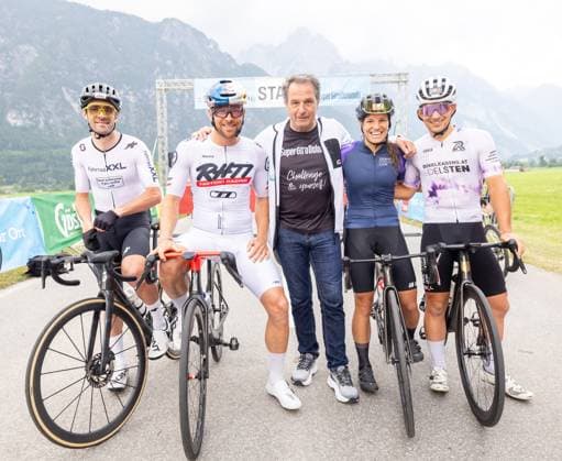 08 06 2025, Lienz, AUT, 37 Dolomite Cycling Tour, 10 SuperGiroDolomiti, in the picture from left Philip Handl AUT , Jack Burke CAN , Benjamin Karl AUT , Bianca Somavilla AUT left to right Philip Handl AUT Jack Burke CAN Benjamin Karl AUT Bianca Somavilla AUT during the 37th Dolomite Cycling Tour and 10th SuperGiroDolomiti in Lienz, Austria on 2025 06 08 Expa Lienz  EP_gro