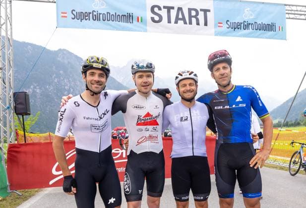 08 06 2025, Lienz, AUT, 37 Dolomite Cycling Tour, 10 SuperGiroDolomiti, pictured from left Jack Burke CAN , Toni Tähti FIN , Daniel Federspiel AUT , Benjamin Karl AUT left to right Jack Burke CAN Toni Tähti FIN Daniel Federspiel AUT Benjamin Karl AUT during the 37th Dolomite Cycling Tour and 10th SuperGiroDolomiti in Lienz, Austria on 2025 06 08 Expa Lienz  EP_gro