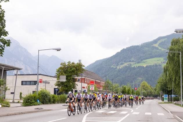 08 06 2025, Lienz, AUT, 37 Dolomite Cycling Tour, 10 SuperGiroDolomiti, in the picture the field in Lienz Super Giro Dolomiti the Peleton at Lienz during the 37th Dolomite Cycling Tour and 10th SuperGiroDolomiti in Lienz, Austria on 2025 06 08 Expa Lienz  EP_gro