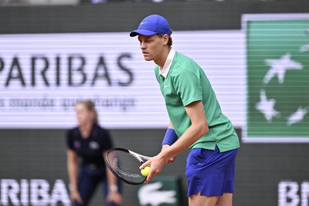 2025 Roland-Garros - Men s Single Final PARIS, FRANCE - JUNE 8: Jannik Sinner of Italy competes against Carlos Alcaraz (not seen) of Spain during the Men s Single Final match on the day 15 of French Open tennis tournament on Court Philippe-Chatrier at the Roland-Garros Complex in Paris, France on June 8, 2025. Burak Akbulut Anadolu Paris France. Editorial use only. Please get in touch for any other usage.  Copyright: x2025xAnadoluxBurakxAkbulutx