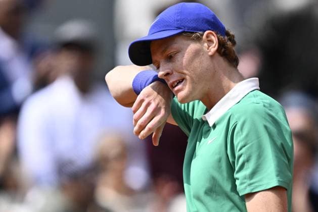 2025 Roland-Garros - Men s Single Final PARIS, FRANCE - JUNE 8: Jannik Sinner of Italy competes against Carlos Alcaraz (not seen) of Spain during the Men s Single Final match on the day 15 of French Open tennis tournament on Court Philippe-Chatrier at the Roland-Garros Complex in Paris, France on June 8, 2025. Burak Akbulut Anadolu Paris France. Editorial use only. Please get in touch for any other usage.  Copyright: x2025xAnadoluxBurakxAkbulutx