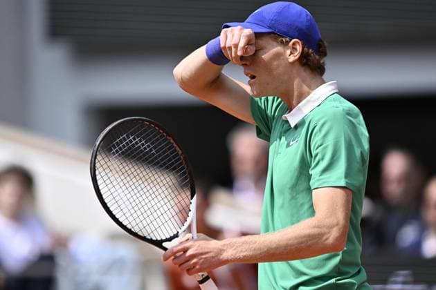 2025 Roland-Garros - Men s Single Final PARIS, FRANCE - JUNE 8: Jannik Sinner of Italy competes against Carlos Alcaraz (not seen) of Spain during the Men s Single Final match on the day 15 of French Open tennis tournament on Court Philippe-Chatrier at the Roland-Garros Complex in Paris, France on June 8, 2025. Burak Akbulut Anadolu Paris France. Editorial use only. Please get in touch for any other usage.  Copyright: x2025xAnadoluxBurakxAkbulutx