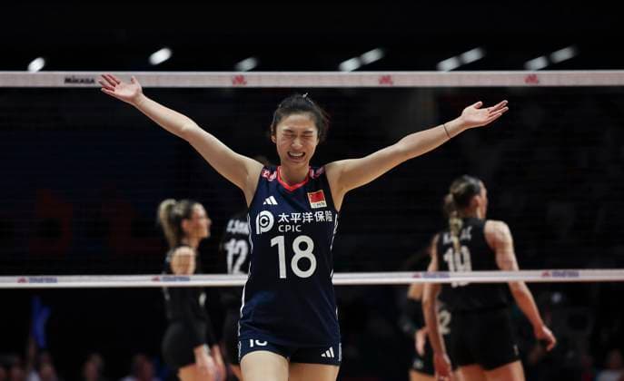 (250608) -- BEIJING, June 8, 2025 -- China s Wang Mengjie (Front) reacts during the Pool 3 match between China and T¨¹rkiye at the Women s Volleyball Nations League (VNL) 2025 Beijing at the National Indoor Stadium in Beijing, China, June 8, 2025. ) (SP)CHINA-BEIJING-VOLLEYBALL-VNL-CHINA VS T?RKIYE (CN) HanxYan 