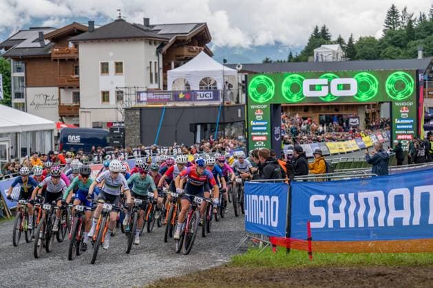 MOUNTAINBIKE - UCI MTB World Series LEOGANG,AUSTRIA,08.JUN.25 - CYCLING, MOUNTAIN BIKE - UCI Mountainbike World Cup, Cross-Country Olympic. Image shows the peloton at the start.  GEPAxpictures xWolfgangxKofler
