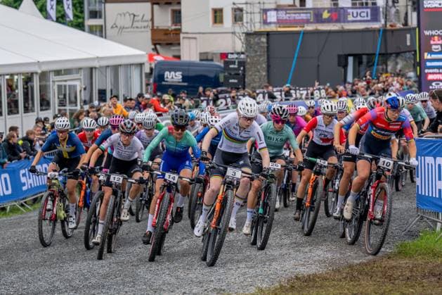 MOUNTAINBIKE - UCI MTB World Series LEOGANG,AUSTRIA,08.JUN.25 - CYCLING, MOUNTAIN BIKE - UCI Mountainbike World Cup, Cross-Country Olympic. Image shows the peloton at the start.  GEPAxpictures xWolfgangxKofler