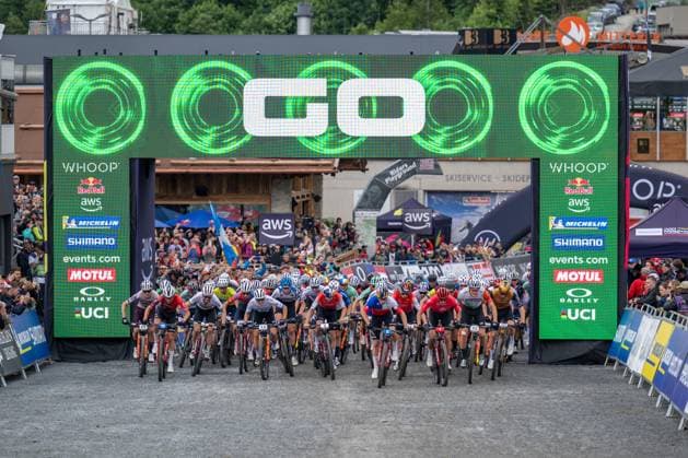 MOUNTAINBIKE - UCI MTB World Series LEOGANG,AUSTRIA,08.JUN.25 - CYCLING, MOUNTAIN BIKE - UCI Mountainbike World Cup, Cross-Country Olympic. Image shows the peloton at the start.  GEPAxpictures xWolfgangxKofler