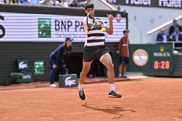 2025 Roland-Garros - Men s Single Final PARIS, FRANCE - JUNE 8: Jannik Sinner (not seen) of Italy competes against Carlos Alcaraz of Spain during the Men s Single Final match on the day 15 of French Open tennis tournament on Court Philippe-Chatrier at the Roland-Garros Complex in Paris, France on June 8, 2025. Burak Akbulut Anadolu Paris France. Editorial use only. Please get in touch for any other usage.  Copyright: x2025xAnadoluxBurakxAkbulutx