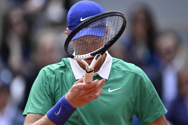 2025 Roland-Garros - Men s Single Final PARIS, FRANCE - JUNE 8: Jannik Sinner of Italy gestures as he competes against Carlos Alcaraz (not seen) of Spain during the Men s Single Final match on the day 15 of French Open tennis tournament on Court Philippe-Chatrier at the Roland-Garros Complex in Paris, France on June 8, 2025. Burak Akbulut Anadolu Paris France. Editorial use only. Please get in touch for any other usage.  Copyright: x2025xAnadoluxBurakxAkbulutx
