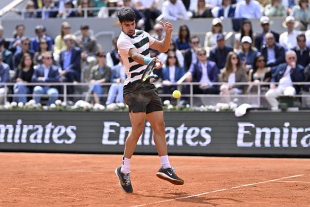 2025 Roland-Garros - Men s Single Final PARIS, FRANCE - JUNE 8: Jannik Sinner (not seen) of Italy competes against Carlos Alcaraz of Spain during the Men s Single Final match on the day 15 of French Open tennis tournament on Court Philippe-Chatrier at the Roland-Garros Complex in Paris, France on June 8, 2025. Burak Akbulut Anadolu Paris France. Editorial use only. Please get in touch for any other usage.  Copyright: x2025xAnadoluxBurakxAkbulutx