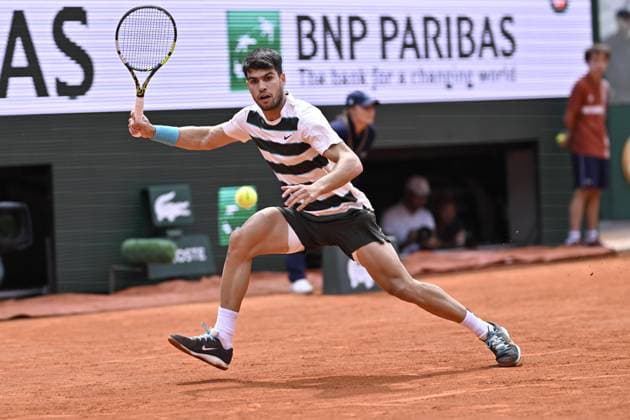 2025 Roland-Garros - Men s Single Final PARIS, FRANCE - JUNE 8: Jannik Sinner (not seen) of Italy competes against Carlos Alcaraz of Spain during the Men s Single Final match on the day 15 of French Open tennis tournament on Court Philippe-Chatrier at the Roland-Garros Complex in Paris, France on June 8, 2025. Burak Akbulut Anadolu Paris France. Editorial use only. Please get in touch for any other usage.  Copyright: x2025xAnadoluxBurakxAkbulutx