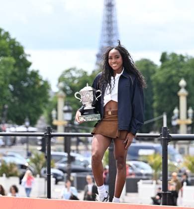 French Open winner Coco Gauff photocall in Paris PARIS, FRANCE - JUNE 8: Coco Gauff of U.S. poses with the Coupe Suzanne Lenglen trophy during a photocall after her victory over Aryna Sabalenka in the Women’s Singles Final match of the 2025 French Open Tennis tournament on Place de la Concorde in Paris on June 08, 2025. Mustafa Yalcin Anadolu Paris France. Editorial use only. Please get in touch for any other usage.  Copyright: x2025xAnadoluxMustafaxYalcinx