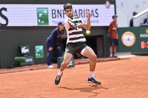 2025 Roland-Garros - Men s Single Final PARIS, FRANCE - JUNE 8: Jannik Sinner (not seen) of Italy competes against Carlos Alcaraz of Spain during the Men s Single Final match on the day 15 of French Open tennis tournament on Court Philippe-Chatrier at the Roland-Garros Complex in Paris, France on June 8, 2025. Burak Akbulut Anadolu Paris France. Editorial use only. Please get in touch for any other usage.  Copyright: x2025xAnadoluxBurakxAkbulutx