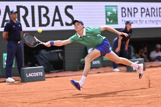 2025 Roland-Garros - Men s Single Final PARIS, FRANCE - JUNE 8: Jannik Sinner of Italy competes against Carlos Alcaraz (not seen) of Spain during the Men s Single Final match on the day 15 of French Open tennis tournament on Court Philippe-Chatrier at the Roland-Garros Complex in Paris, France on June 8, 2025. Burak Akbulut Anadolu Paris France. Editorial use only. Please get in touch for any other usage.  Copyright: x2025xAnadoluxBurakxAkbulutx