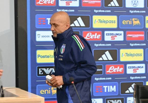 Luciano Spalletti holds final press conference, PK, Pressekonferenz as Italy Head Coach FLORENCE, ITALY - JUNE 8: Italy national football team head coach Luciano Spalletti leaves after attending his final press conference ahead of stepping down from his role, in Florence, Italy on June 7, 2025. Carlo Bressan Anadolu Florence Italy. Editorial use only. Please get in touch for any other usage.  Copyright: x2025xAnadoluxCarloxBressanx