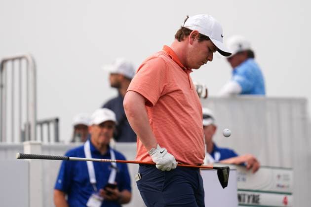 RBC Canadian Open 2025 - Final Round CALEDON, CANADA - JUNE 8 : Robert MacIntyre of Scotland bounces his ball before his tee shot on the 1st hole during the final round of the RBC Canadian Open 2025 at TPC Toronto at Osprey Valley in Caledon, Ontario, Canada on June 8, 2025. Mert Alper Dervis Anadolu Ontario Canada. Editorial use only. Please get in touch for any other usage.  Copyright: x2025xAnadoluxMertxAlperxDervisx