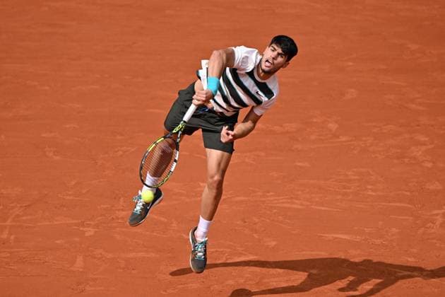 2025 Roland-Garros - Men s Single Final PARIS, FRANCE - JUNE 8: Jannik Sinner (not seen) of Italy competes against Carlos Alcaraz of Spain during the Men s Single Final match on the day 15 of French Open tennis tournament on Court Philippe-Chatrier at the Roland-Garros Complex in Paris, France on June 8, 2025. Mustafa Yalcin Anadolu Paris France. Editorial use only. Please get in touch for any other usage.  Copyright: x2025xAnadoluxMustafaxYalcinx