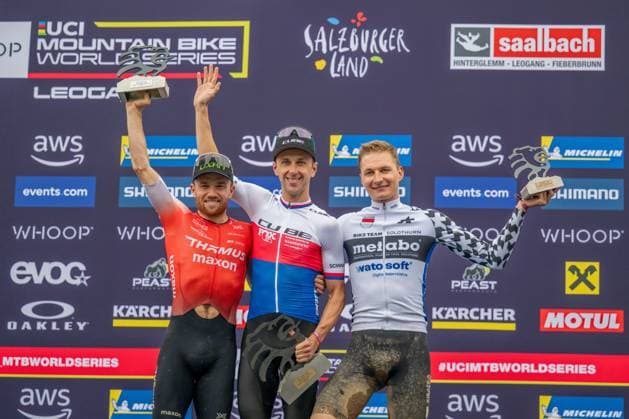 MOUNTAINBIKE - UCI MTB World Series LEOGANG,AUSTRIA,08.JUN.25 - CYCLING, MOUNTAIN BIKE - UCI Mountainbike World Cup, Cross-Country Olympic. Image shows Mathias Flueckiger (SUI), Ondrej Cink (CZE) and Fabio Puentener (SUI).  GEPAxpictures xWolfgangxKofler