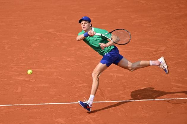 2025 Roland-Garros - Men s Single Final PARIS, FRANCE - JUNE 8: Jannik Sinner of Italy competes against Carlos Alcaraz (not seen) of Spain during the Men s Single Final match on the day 15 of French Open tennis tournament on Court Philippe-Chatrier at the Roland-Garros Complex in Paris, France on June 8, 2025. Mustafa Yalcin Anadolu Paris France. Editorial use only. Please get in touch for any other usage.  Copyright: x2025xAnadoluxMustafaxYalcinx