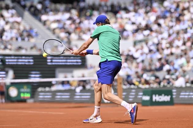 2025 Roland-Garros - Men s Single Final PARIS, FRANCE - JUNE 8: Jannik Sinner of Italy competes against Carlos Alcaraz (not seen) of Spain during the Men s Single Final match on the day 15 of French Open tennis tournament on Court Philippe-Chatrier at the Roland-Garros Complex in Paris, France on June 8, 2025. Burak Akbulut Anadolu Paris France. Editorial use only. Please get in touch for any other usage.  Copyright: x2025xAnadoluxBurakxAkbulutx