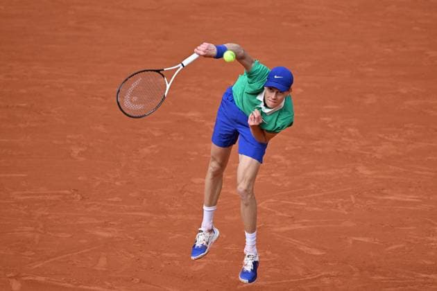 2025 Roland-Garros - Men s Single Final PARIS, FRANCE - JUNE 8: Jannik Sinner of Italy competes against Carlos Alcaraz (not seen) of Spain during the Men s Single Final match on the day 15 of French Open tennis tournament on Court Philippe-Chatrier at the Roland-Garros Complex in Paris, France on June 8, 2025. Mustafa Yalcin Anadolu Paris France. Editorial use only. Please get in touch for any other usage.  Copyright: x2025xAnadoluxMustafaxYalcinx