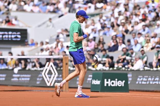 2025 Roland-Garros - Men s Single Final PARIS, FRANCE - JUNE 8: Jannik Sinner of Italy competes against Carlos Alcaraz (not seen) of Spain during the Men s Single Final match on the day 15 of French Open tennis tournament on Court Philippe-Chatrier at the Roland-Garros Complex in Paris, France on June 8, 2025. Burak Akbulut Anadolu Paris France. Editorial use only. Please get in touch for any other usage.  Copyright: x2025xAnadoluxBurakxAkbulutx