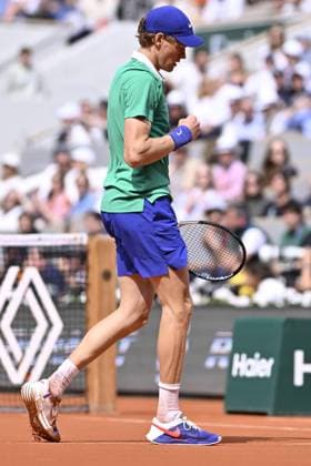 2025 Roland-Garros - Men s Single Final PARIS, FRANCE - JUNE 8: Jannik Sinner of Italy competes against Carlos Alcaraz (not seen) of Spain during the Men s Single Final match on the day 15 of French Open tennis tournament on Court Philippe-Chatrier at the Roland-Garros Complex in Paris, France on June 8, 2025. Burak Akbulut Anadolu Paris France. Editorial use only. Please get in touch for any other usage.  Copyright: x2025xAnadoluxBurakxAkbulutx