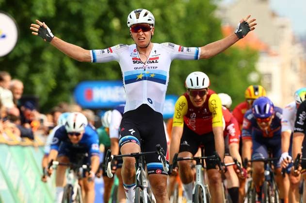 Belgian Tim Merlier of Soudal Quick-Step celebrates as he crosses the finish line to win the Brussels Cycling Classic one day cycling race, 205,1 km from and to Brussels, Sunday 08 June 2025. DAVIDxPINTENS  x126450236x