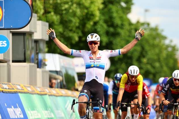 Belgian Tim Merlier of Soudal Quick-Step celebrates as he crosses the finish line to win the Brussels Cycling Classic one day cycling race, 205,1 km from and to Brussels, Sunday 08 June 2025. DAVIDxPINTENS  x126450251x