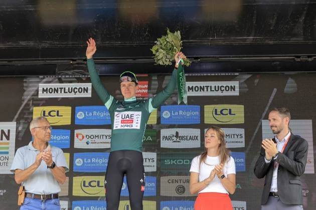 POGA?AR Tadej , UAE Team Emirates - XRG, during the award ceremony, green jersey , during the Criterium du Dauphine, Stage 1, Domerat - Montlucon, 06 08 2025 - 195,8 km during Criterium du Dauphine 2025 - Stage 1, Street Cycling race in France, France, June 08 2025 Copyright: xStefanoxCavasino IPAxSportx xipa-agency.netx xx IPA_58782541 IPA_Agency_IPA58782541