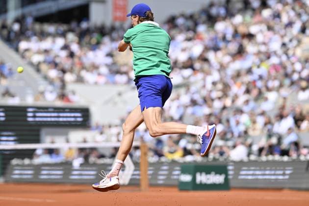 2025 Roland-Garros - Men s Single Final PARIS, FRANCE - JUNE 8: Jannik Sinner of Italy competes against Carlos Alcaraz (not seen) of Spain during the Men s Single Final match on the day 15 of French Open tennis tournament on Court Philippe-Chatrier at the Roland-Garros Complex in Paris, France on June 8, 2025. Burak Akbulut Anadolu Paris France. Editorial use only. Please get in touch for any other usage.  Copyright: x2025xAnadoluxBurakxAkbulutx