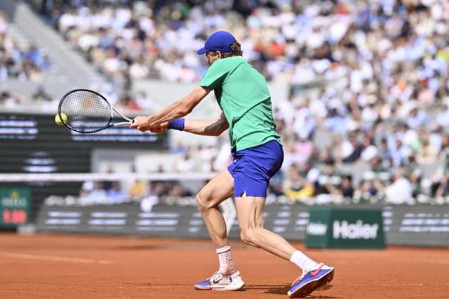 2025 Roland-Garros - Men s Single Final PARIS, FRANCE - JUNE 8: Jannik Sinner of Italy competes against Carlos Alcaraz (not seen) of Spain during the Men s Single Final match on the day 15 of French Open tennis tournament on Court Philippe-Chatrier at the Roland-Garros Complex in Paris, France on June 8, 2025. Burak Akbulut Anadolu Paris France. Editorial use only. Please get in touch for any other usage.  Copyright: x2025xAnadoluxBurakxAkbulutx