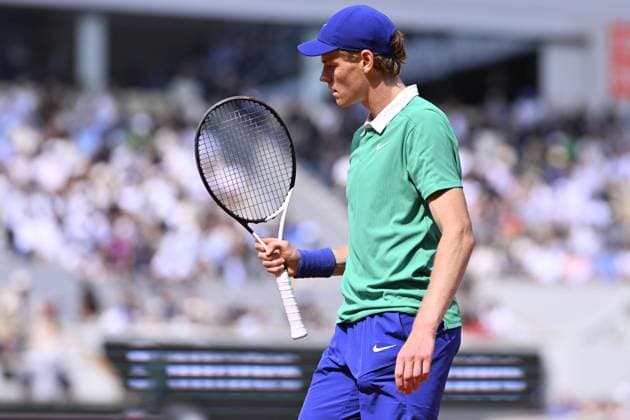 2025 Roland-Garros - Men s Single Final PARIS, FRANCE - JUNE 8: Jannik Sinner of Italy competes against Carlos Alcaraz (not seen) of Spain during the Men s Single Final match on the day 15 of French Open tennis tournament on Court Philippe-Chatrier at the Roland-Garros Complex in Paris, France on June 8, 2025. Burak Akbulut Anadolu Paris France. Editorial use only. Please get in touch for any other usage.  Copyright: x2025xAnadoluxBurakxAkbulutx