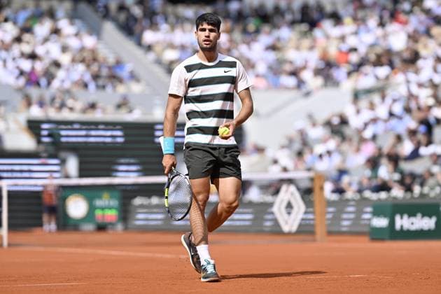2025 Roland-Garros - Men s Single Final PARIS, FRANCE - JUNE 8: Jannik Sinner (not seen) of Italy competes against Carlos Alcaraz of Spain during the Men s Single Final match on the day 15 of French Open tennis tournament on Court Philippe-Chatrier at the Roland-Garros Complex in Paris, France on June 8, 2025. Burak Akbulut Anadolu Paris France. Editorial use only. Please get in touch for any other usage.  Copyright: x2025xAnadoluxBurakxAkbulutx