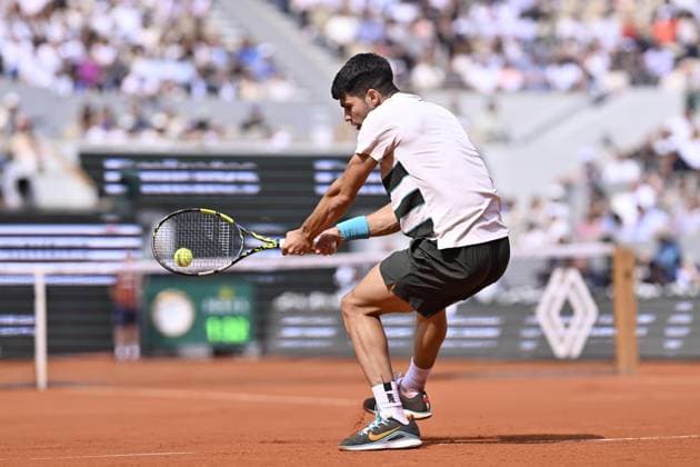 2025 Roland-Garros - Men s Single Final PARIS, FRANCE - JUNE 8: Jannik Sinner (not seen) of Italy competes against Carlos Alcaraz of Spain during the Men s Single Final match on the day 15 of French Open tennis tournament on Court Philippe-Chatrier at the Roland-Garros Complex in Paris, France on June 8, 2025. Burak Akbulut Anadolu Paris France. Editorial use only. Please get in touch for any other usage.  Copyright: x2025xAnadoluxBurakxAkbulutx