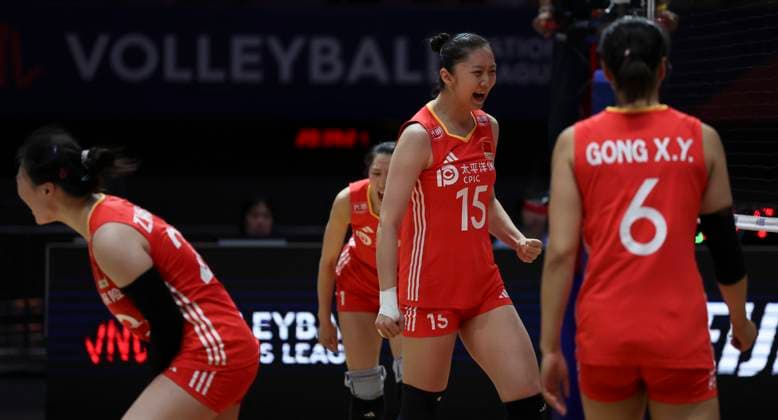 (250608) -- BEIJING, June 8, 2025 -- Players of China celebrate scoring during the Pool 3 match between China and T¨¹rkiye at the Women s Volleyball Nations League (VNL) 2025 Beijing at the National Indoor Stadium in Beijing, China, June 8, 2025. ) (SP)CHINA-BEIJING-VOLLEYBALL-VNL-CHINA VS T?RKIYE (CN) HanxYan 