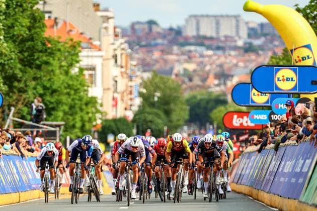 Belgian Tim Merlier of Soudal Quick-Step, French Alexis Renard of Cofidis and Belgian Arnaud De Lie of Lotto Cycling Team pictured in action during the Brussels Cycling Classic one day cycling race, 205,1 km from and to Brussels, Sunday 08 June 2025. DAVIDxPINTENS  x126452519x