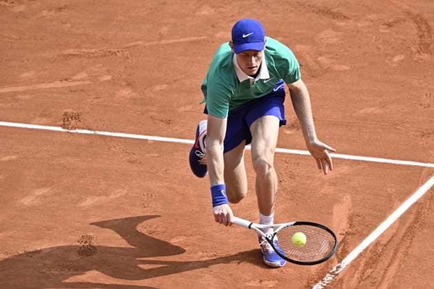 2025 Roland-Garros - Men s Single Final PARIS, FRANCE - JUNE 8: Jannik Sinner of Italy competes against Carlos Alcaraz (not seen) of Spain during the Men s Single Final match on the day 15 of French Open tennis tournament on Court Philippe-Chatrier at the Roland-Garros Complex in Paris, France on June 8, 2025. Burak Akbulut Anadolu Paris France. Editorial use only. Please get in touch for any other usage.  Copyright: x2025xAnadoluxBurakxAkbulutx