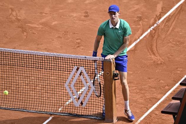 2025 Roland-Garros - Men s Single Final PARIS, FRANCE - JUNE 8: Jannik Sinner of Italy competes against Carlos Alcaraz (not seen) of Spain during the Men s Single Final match on the day 15 of French Open tennis tournament on Court Philippe-Chatrier at the Roland-Garros Complex in Paris, France on June 8, 2025. Burak Akbulut Anadolu Paris France. Editorial use only. Please get in touch for any other usage.  Copyright: x2025xAnadoluxBurakxAkbulutx