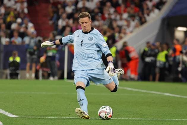 GER, xFSx , Munich , Nations League semi-final, Germany Portugal, in the Munich Football Arena 04 06 2025 , f l Marc Andre ter Stegen Germany ,1 on the ball, cropped, single image, full body, action, action, game scene Copyright: HMBxMedia Fereira
