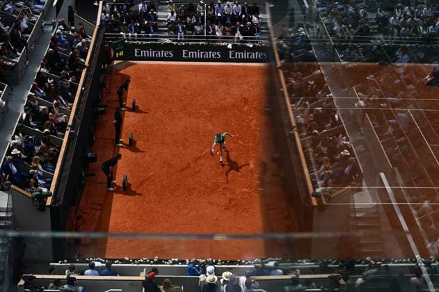 Roland Garros 2025: Men s singles final between Carlos Alcaraz (ESP) and Jannik Sinner on Philippe Chatrier court during the Grand Slam tennis tournament, on June 8, 2025, at Roland-Garros stadium in Paris, France. - 08 06 2025 - France Ile-de-France (region) Paris -  JulienxMattiax xLexPictorium LePictorium_0310422