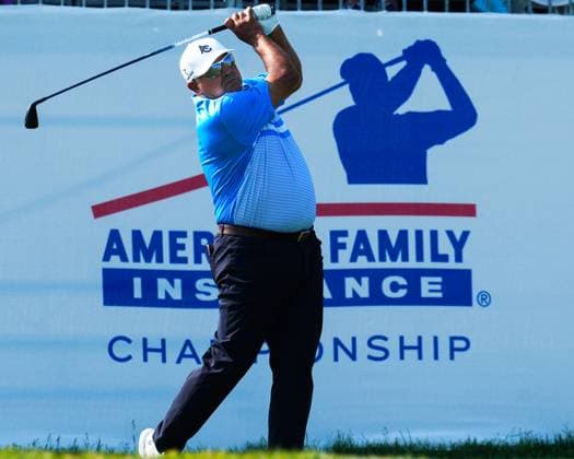 June 8, 2025, Madison, Wisconsin, USA: ANGEL CABRERA of Argentina tees off on the first hole during the final round of the 2025 American Family Insurance Championship at TPC Wisconsin in Madison, Wis. Madison USA - ZUMAb262 20250608_znp_b262_004 Copyright: xJeffxM.xBrownx